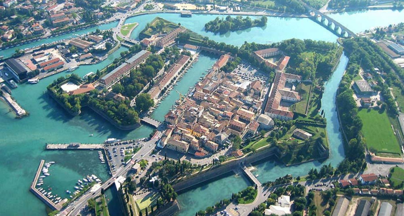 Peschiera dall'alto